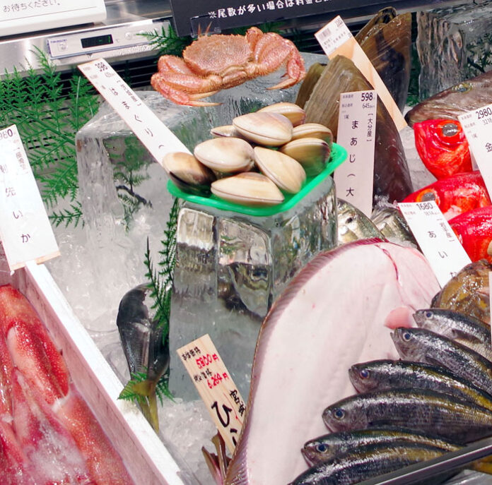 鮮魚の魅力を氷で高める