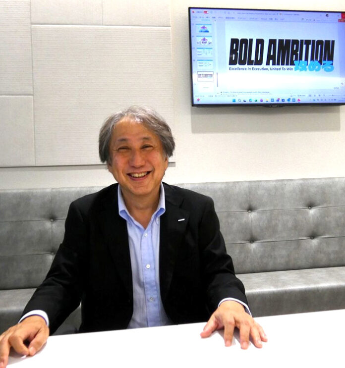 「Bold Ambition（大胆な野心）」「Excellence in Execution(卓越した実行力)」「United To Win（一丸になって勝ちに行く）」の３つの言葉を投げかけた木村穣介社長