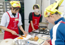 ハウス食品グループ フライパンキーマを伝授 大学生向け食育活動実施 ハウス食品グループ フライパンキーマを伝授 大学生向け食育活動実施
