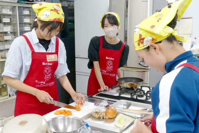 ハウス食品グループ フライパンキーマを伝授 大学生向け食育活動実施