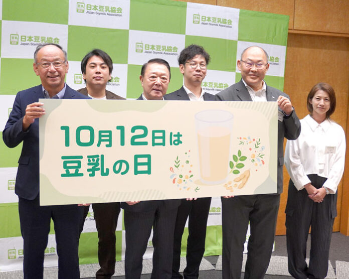 前方３人（左から堺信好氏、山﨑孝一氏、大島秀隆氏）とメーカー3社