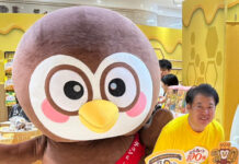 目指すは日本の良さを世界に届ける会社 創業100周年で再認識した「進取の精神」と「和の精神」を軸足に経営 扇雀飴本舗 「はちみつ100%のキャンデー」発売30周年を記念して2025年10月に開催されたポップアップイベントに臨む米田英生社長
