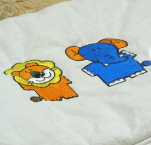 ギンビス「たべっ子どうぶつ」の刺繍