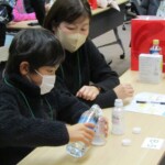 (20)東京本社でのレモンセミナーに参加する親子 (20)東京本社でのレモンセミナーに参加する親子