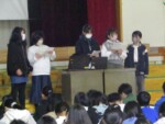 プレゼンする板橋区立赤塚小学校5年生 プレゼンする板橋区立赤塚小学校5年生