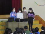 プレゼンする板橋区立赤塚小学校5年生 プレゼンする板橋区立赤塚小学校5年生